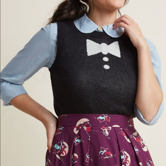 Modcloth Sweaters - Modcloth Black Sweater Vest with White Bow Detail